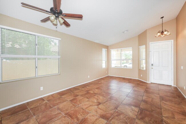 Foto del edificio - 7010 W Irma Ln