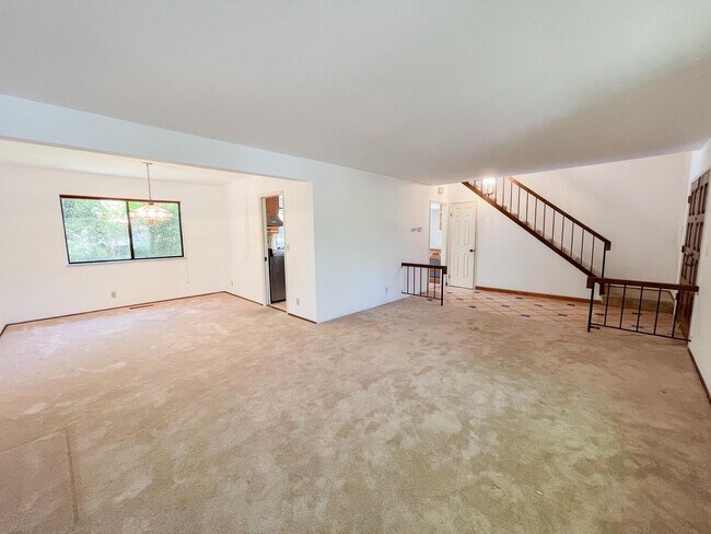 Building Photo - Castro Valley Home in Columbia