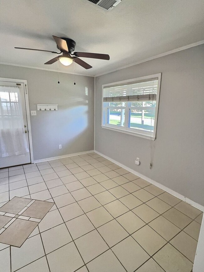Foto del edificio - 3 Bedroom 1.5 Bathroom home in Ocean Springs School District