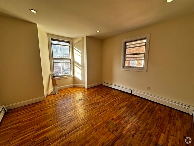Building Photo - 310 Princeton St