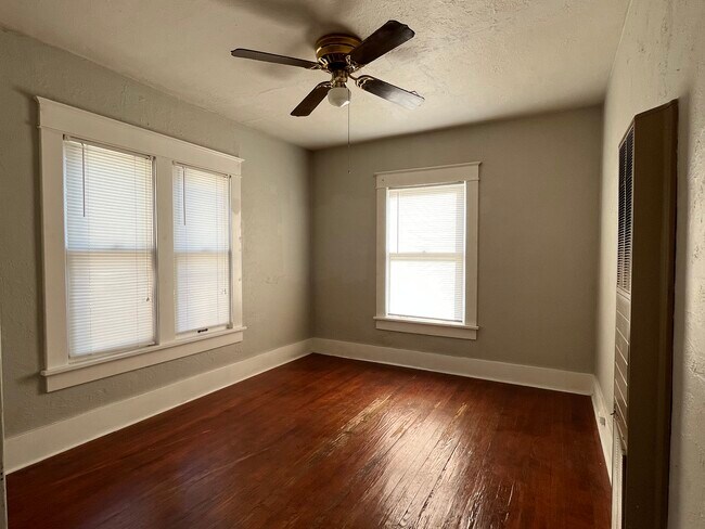 Living Room - 807 S Monroe St