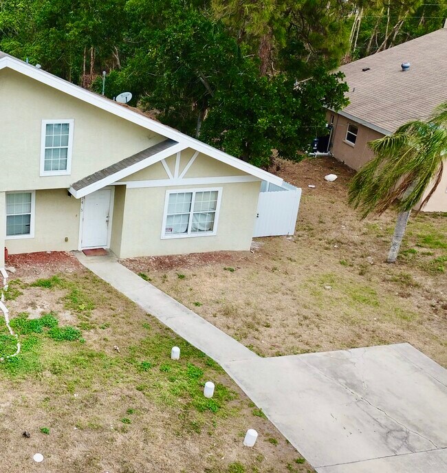 Foto del edificio - 7435 Albany Rd