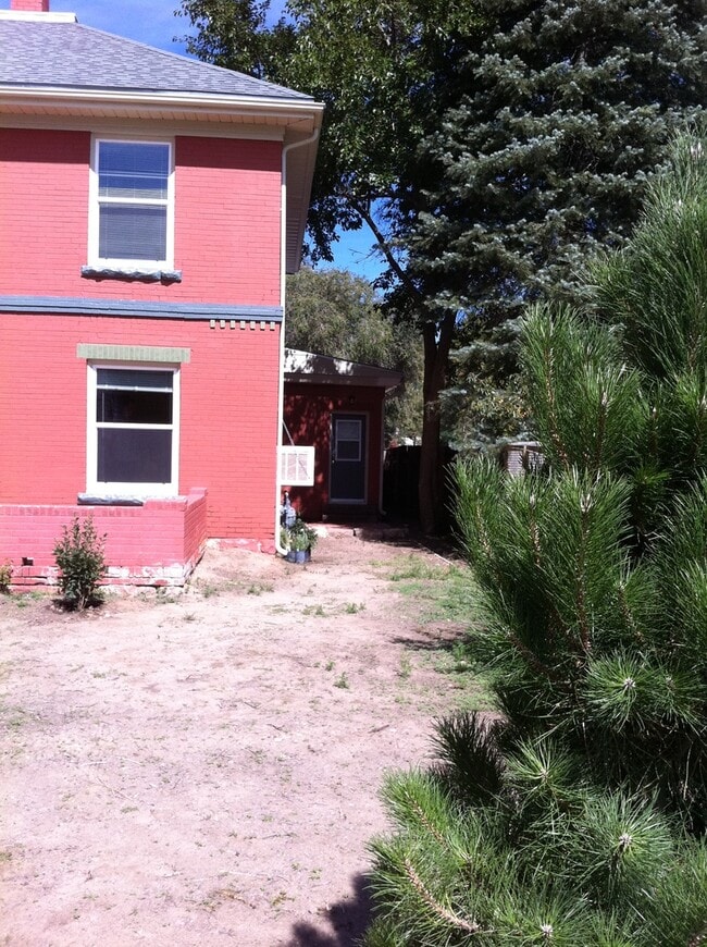Building Photo - 1265 Park Ave