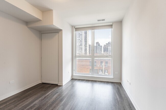 Foto del edificio - 1325 N Wells St