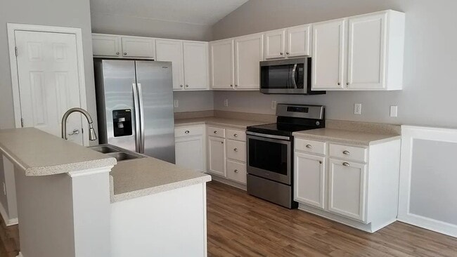 Building Photo - 6120 Crayford Dr