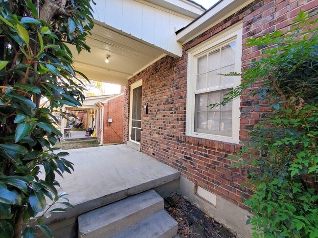 Building Photo - 517 S Barksdale St
