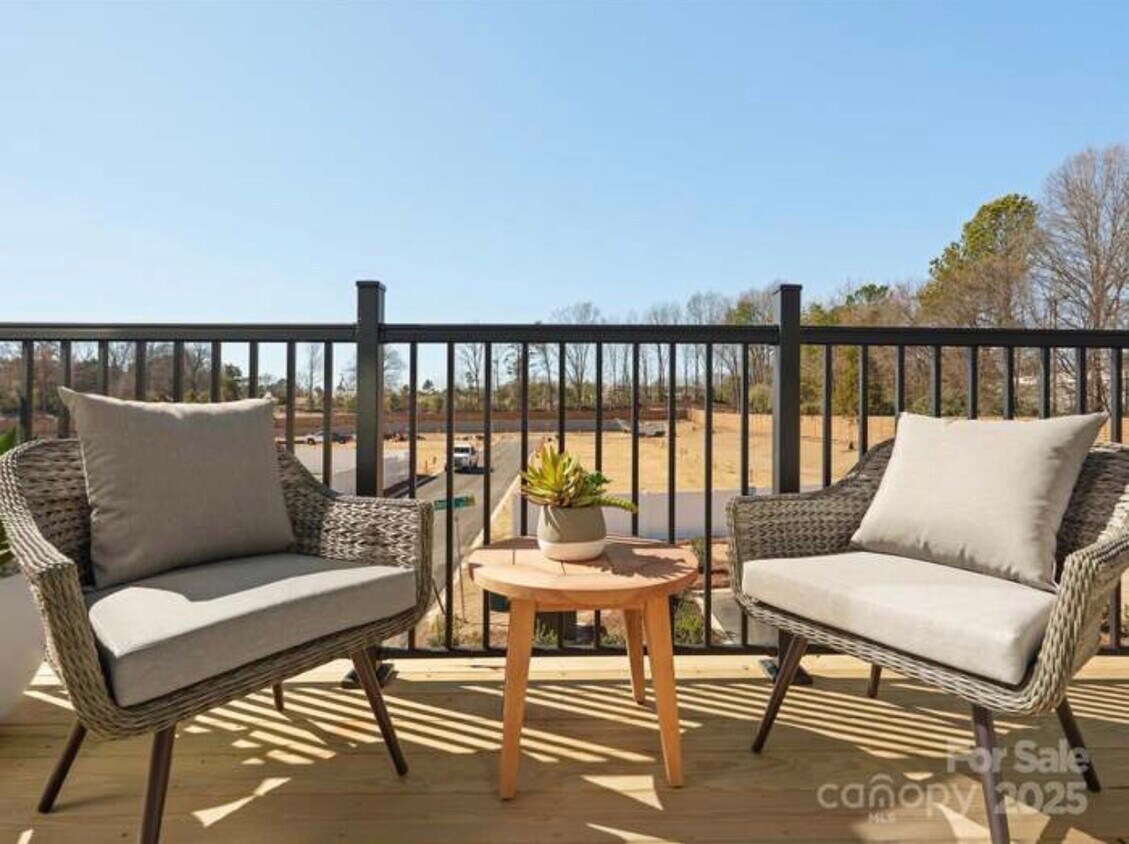 Foto principal - 5624 Kingspan Dr