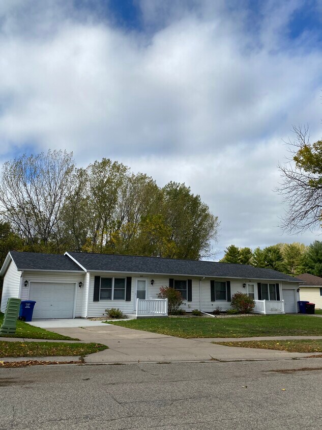 Side-by-Side Duplex - 357 Frenn Ave