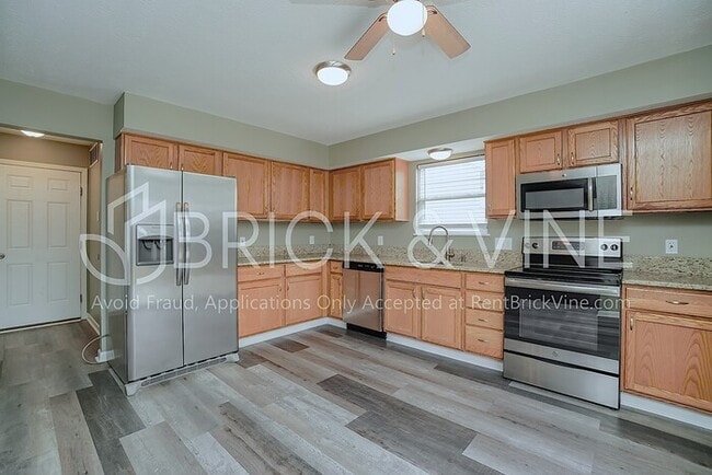 Building Photo - 6209 Nasby Dr