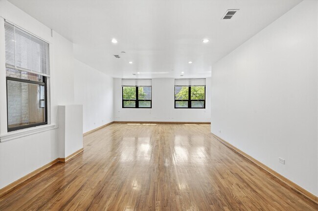 Foto del edificio - 2723 N Clark St