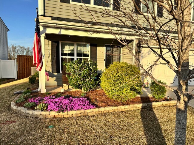 Foto del edificio - Modern Greenville Living - Spacious Home Available Now!