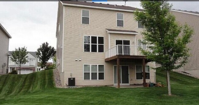 Building Photo - 2312 Cottage Grove Ridge