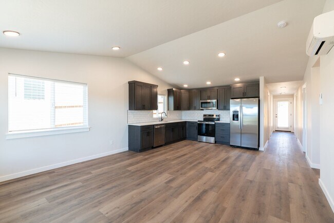 Foto del edificio - Brand New 2 Bedroom Duplex in SW Redmond