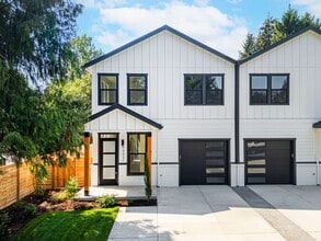 Building Photo - 9343 SW 8th Ave