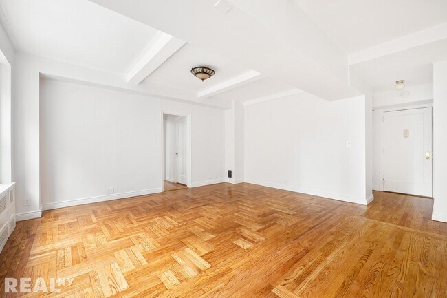 Foto del edificio - 433 W 34th St.