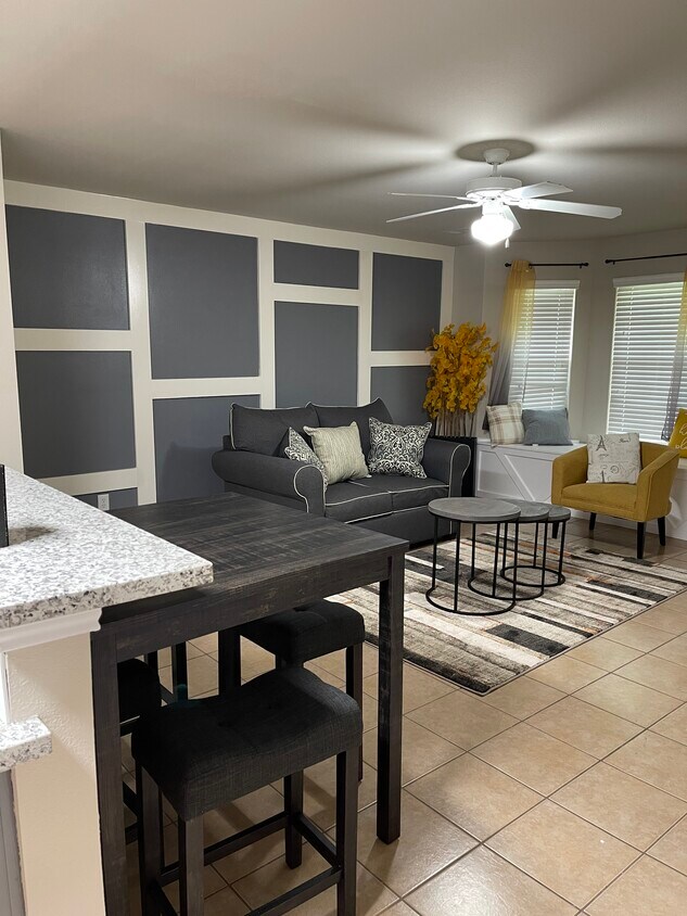 Foto principal - 23296 High Point St
