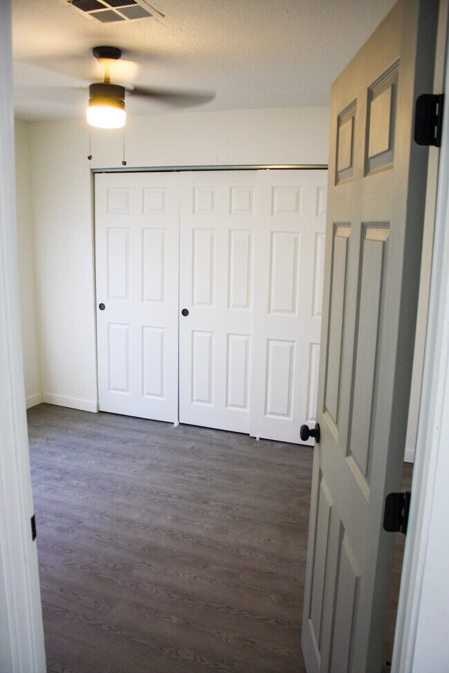 Foto del edificio - 1125 Tamerack Ave