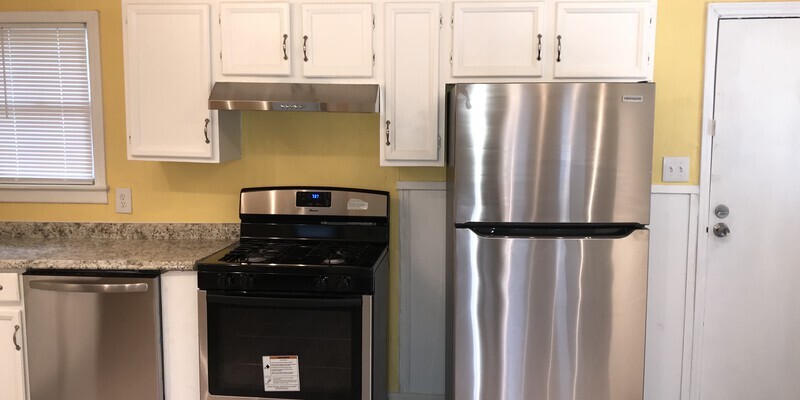 Primary Photo - 1050 W. Allen