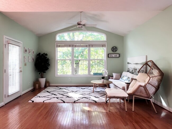 Building Photo - 5BD/3BA spacious house close to Purdue Uni...