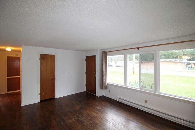Foto del edificio - 2 Bed 1 Bath - Excellent Condition - Pet F...