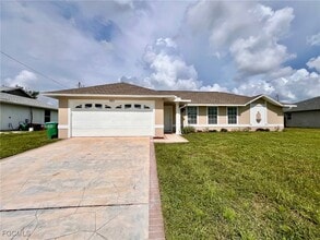 Building Photo - 621 SW 10th Pl