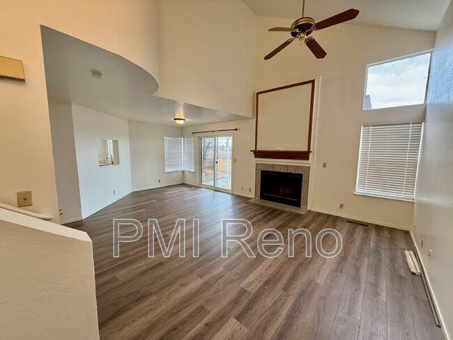 Building Photo - 2402 Skyview Dr