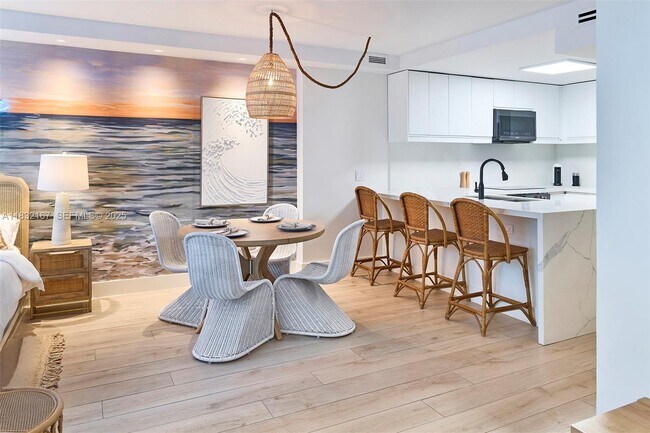 Building Photo - 2301 Collins Ave