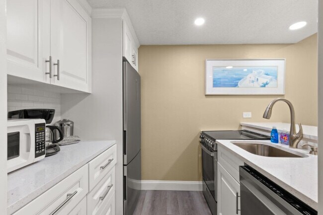 Building Photo - 36750 US Hwy 19 N