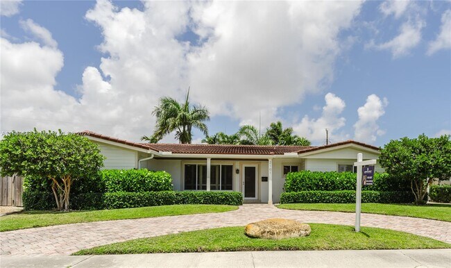 Foto del edificio - 2101 NE 63rd St