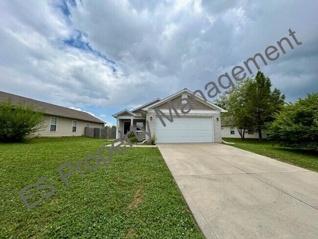 Building Photo - Great 3 Bedroom 2 Bathroom Ranch Style Home in Decatur!
