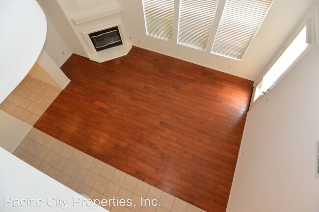 Building Photo - 3 br, 2.5 bath House - 22 Roseville