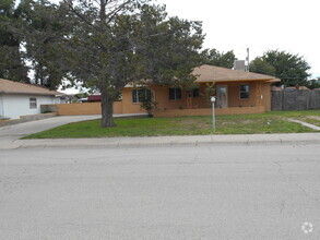 Building Photo - 1507 W Washington Ave