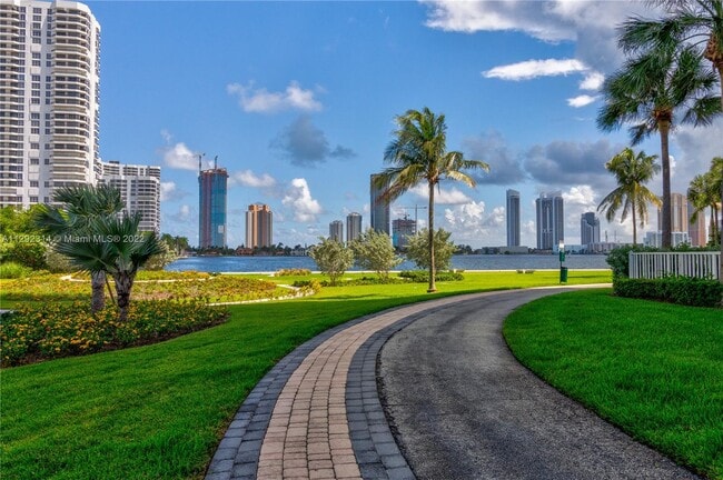 Building Photo - 3370 NE 190th St