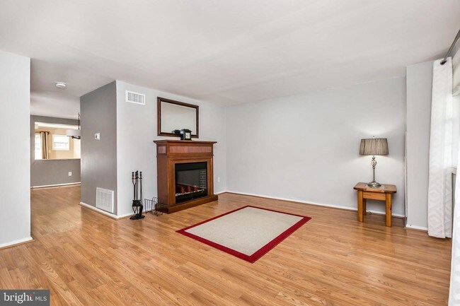 Foto del edificio - 7842 St Bridget Ln