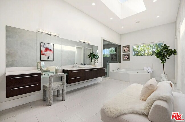 Foto del edificio - 2666 Hutton Dr