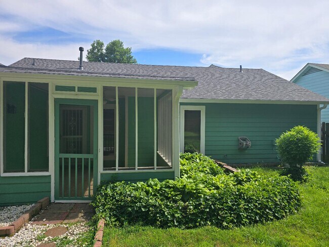 Building Photo - 4750 Crestfield Rd