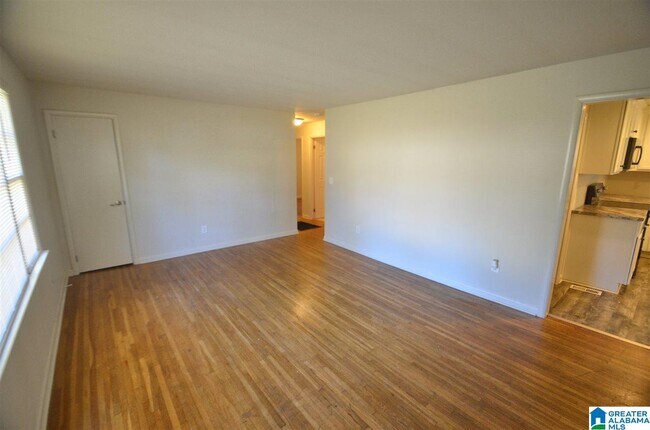 Building Photo - 1901 Buttercup Dr