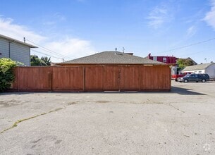 Building Photo - 145-A E Beach St
