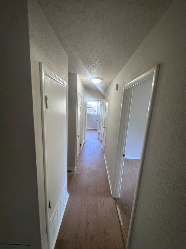 Building Photo - 4484 Binghamton Dr