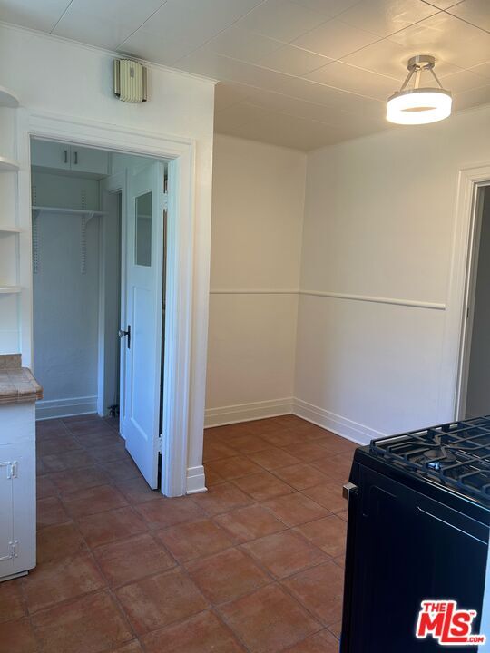 Building Photo - 941 S Lucerne Blvd