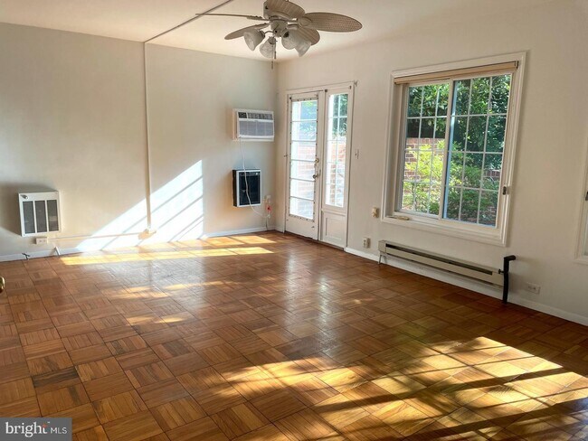 Building Photo - 1620 Mt Eagle Pl