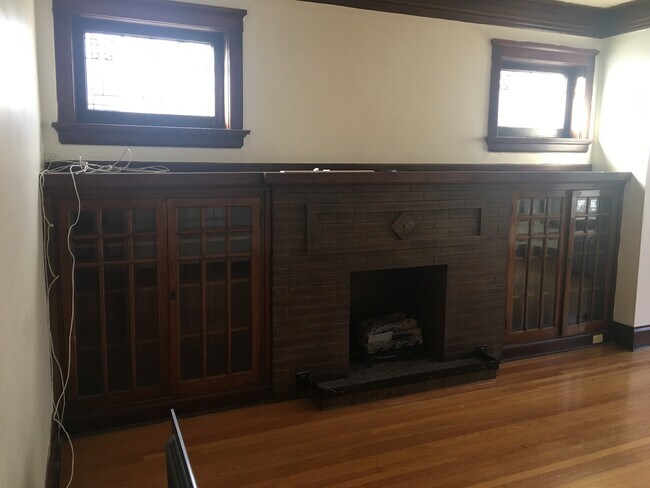 Foto del edificio - 5933 W Midway Park