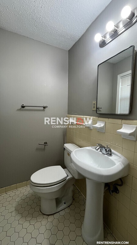 Foto del edificio - 2560 Thackery Dr