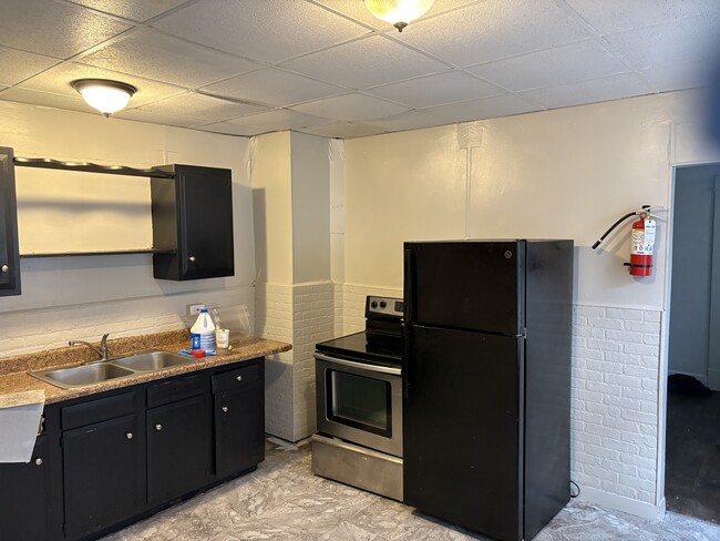 Building Photo - 121 Ferdinand St