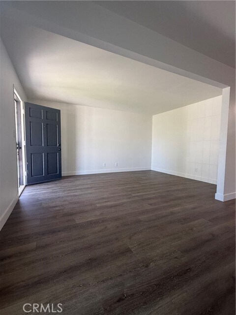 Foto del edificio - 11151 Duncan Ave