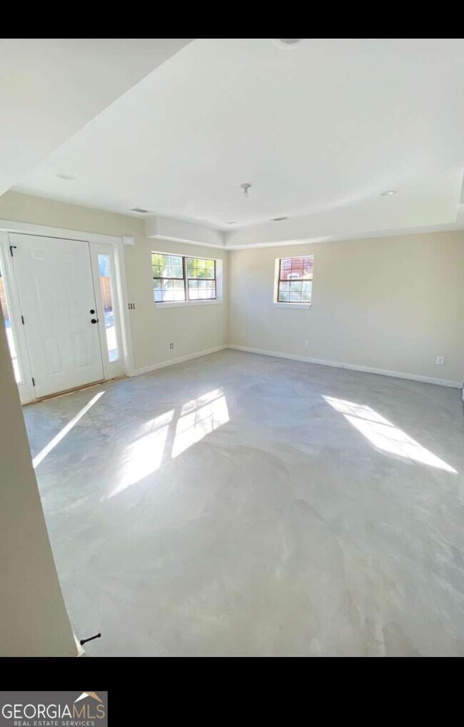 Foto del edificio - 1363 N Highland Ave NE