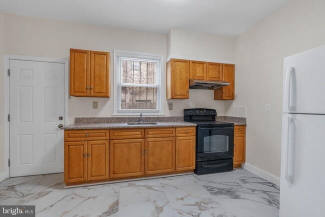 Building Photo - 402 Hoffman St