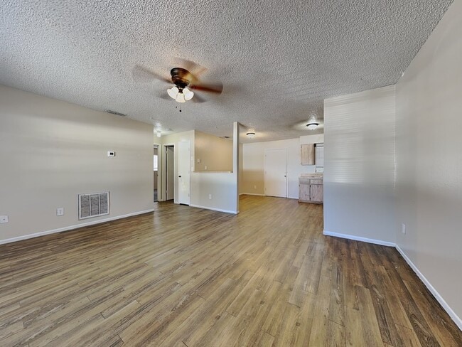 Building Photo - 15696 Bolesta Rd