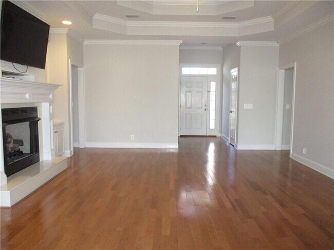 Building Photo - 121 Village Creek Way