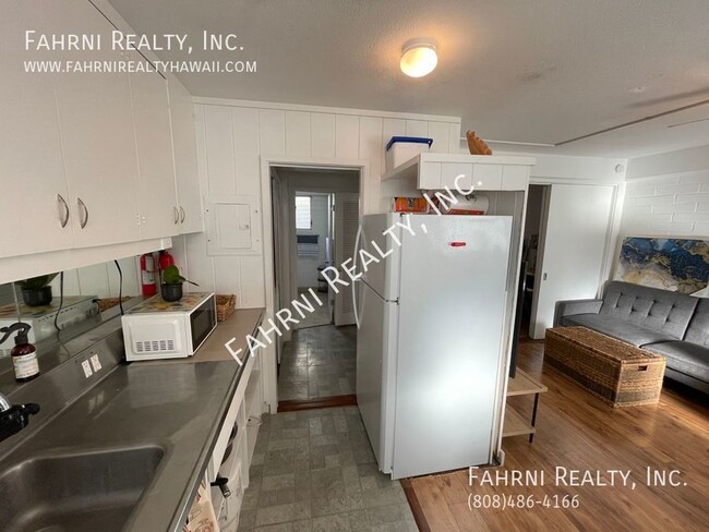 Building Photo - Fully Furnished 1Bdrm/ 1Bath Condo located...